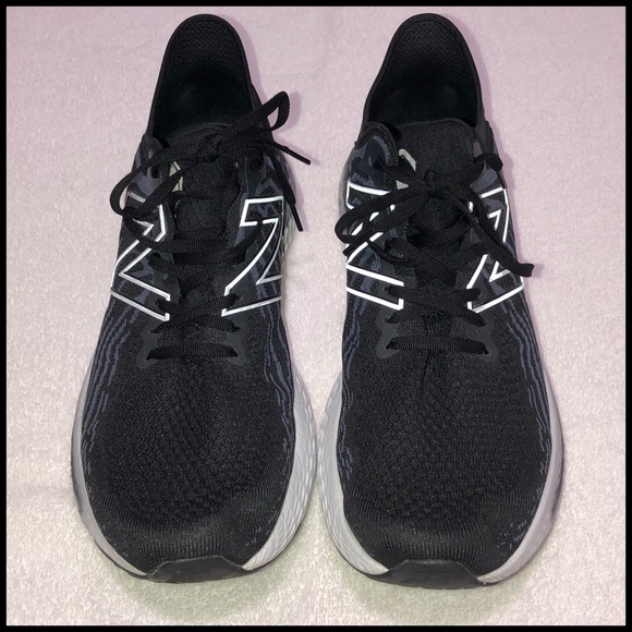 New Balance Other - New Balance 👌🏼💯 Mens Fresh Foam Like New Low Mileage Black White Gray Clean